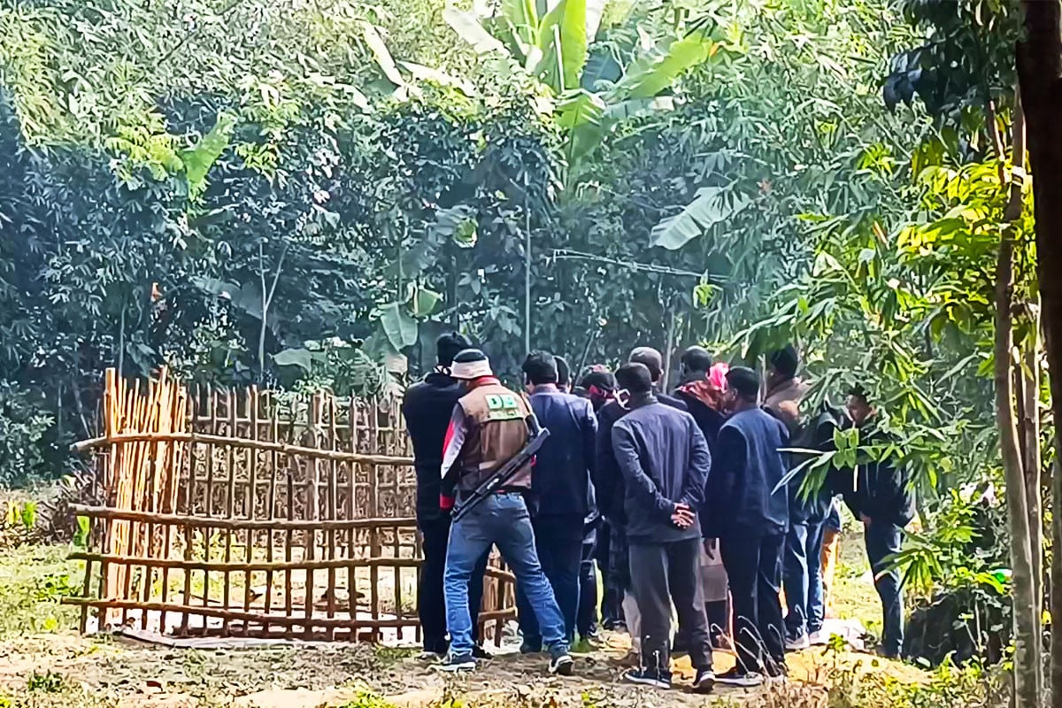 ঝিনাইদহে দাফনের ২ মাস পর স্কুলছাত্রের লাশ উত্তোলন