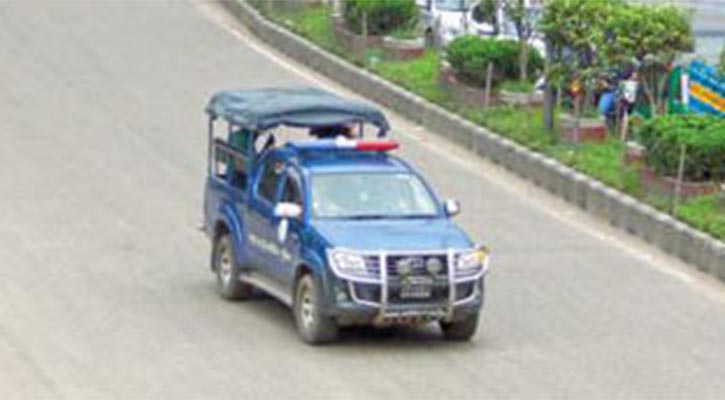 ছিনতাইকারীর হামলায় ওসি আহত : গ্রেফতার ৩