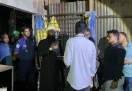 অটোরিকশার গ্যারেজে অভিযান, জরিমানা ৪ লাখ টাকা