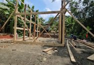 পাথরঘাটায়  কবরস্থানের জমিতে ঘর নির্মাণ করলেন বিএনপি নেতা !