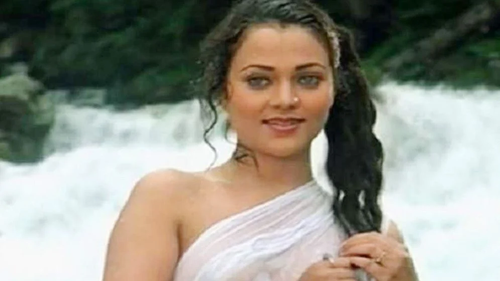 আন্ডারওয়ার্ল্ড ডন দাউদ ইব্রাহিমের সঙ্গে ছিলেন মন্দাকিনী